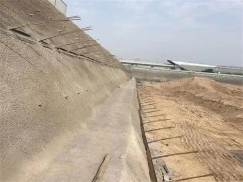顺平河道边坡加固